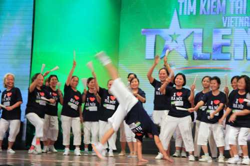 Got Talent: Choáng với tiết mục hiphop của 33 cụ già