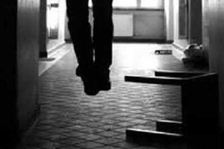 Thiếu tá tự tử vì tin đồn 'đốt chết vợ con'