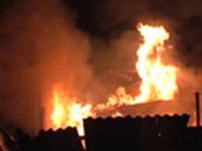 Vợ chồng trẻ chết cháy trong căn nhà rực lửa