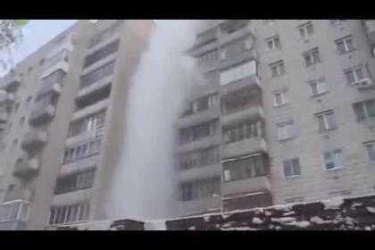 Lạnh -41 độ C: nước sôi đổ qua cửa lập tức hóa tuyết