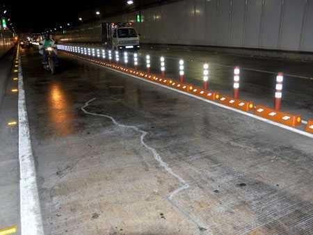 Nền đường hầm sông Sài Gòn nứt ngang dọc