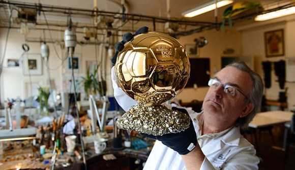 Bí mật quá trình chế tác Quả bóng vàng FIFA