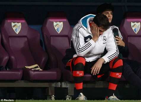 Casillas bị loại: Lộ mặt kẻ 'đâm sau lưng' Mourinho