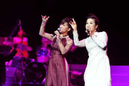 Hồng Nhung thăng hoa, rơi nước mắt hát nhạc Trịnh