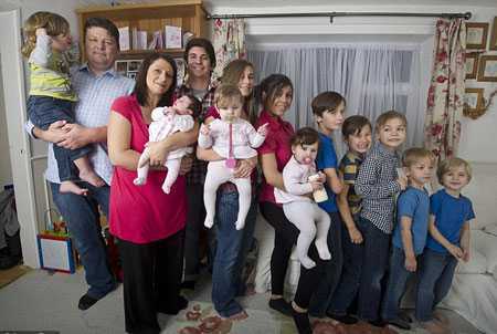 Ngắm cảnh gia đình 12 con đón giáng sinh