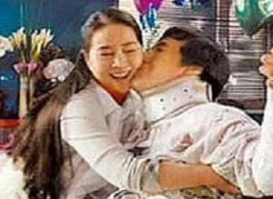 Thành Long: Thần tượng lớn nhất đời tôi là vợ