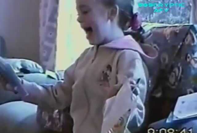 Tổng hợp sự cố cười bể bụng mùa giáng sinh