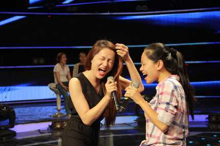 Thi hát đôi, Hương Giang Idol có thành 'thảm họa'?