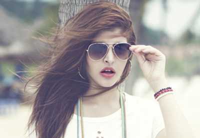 Mẫu Andrea trả lời nghi vấn yêu Baggio theo hợp đồng