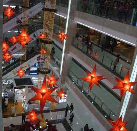 Tết dương: Hà Nội vắng vẻ, khu vui chơi đìu hiu