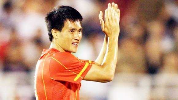 Công Vinh đi học: Chưa cần thành Wenger, Iniesta