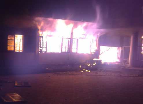 TP.HCM: Ngân hàng bị thiêu rụi lúc nửa đêm