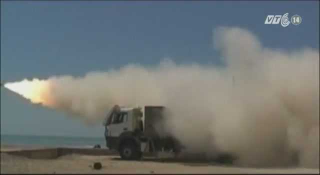 Clip: Iran phóng thử thành công 2 tên lửa nâng cấp