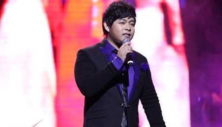 Quang Lê bị khán giả la ó, chửi bới