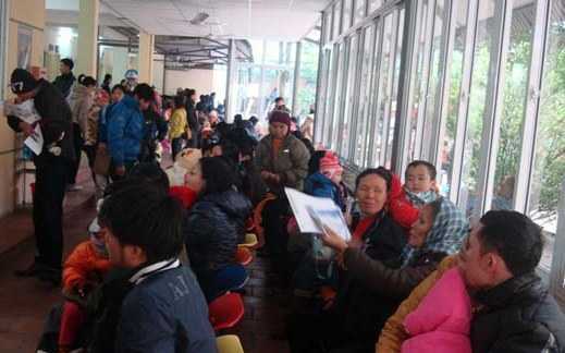 Rét đậm nhất nửa thế kỉ, dân ồ ạt nhập viện