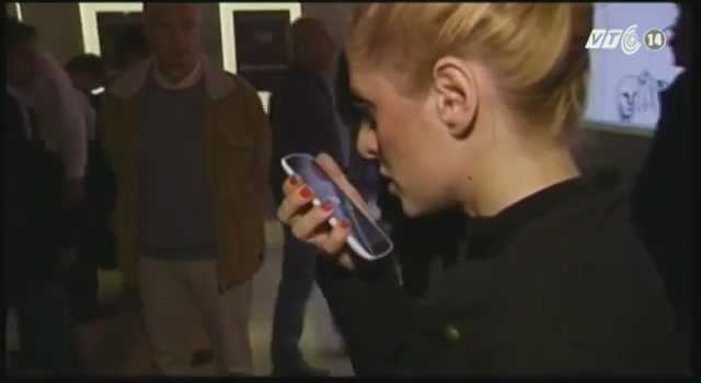 Smartphone vận hành hoàn toàn bằng giọng nói đầu tiên