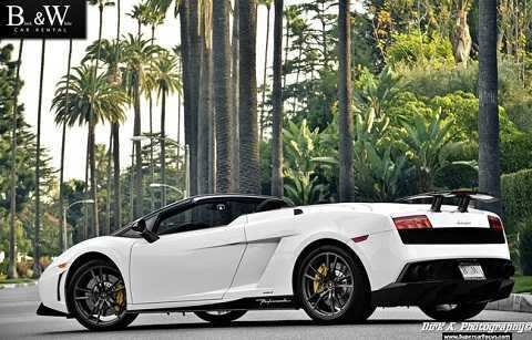 Thuê siêu xe tự lái tốn 30 triệu/ngày