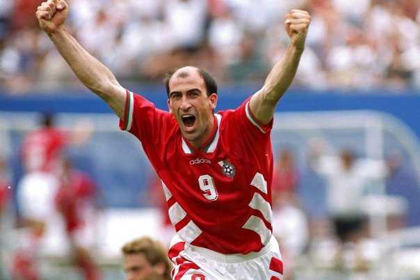 Huyền thoại bóng đá Bulgaria đi tù