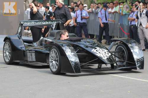 Video, ảnh: Siêu xe Caparo lăn bánh tại VN