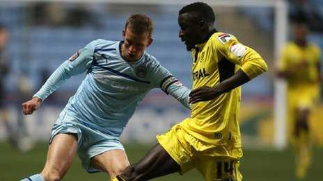 Sẵn sàng đổ máu bảo vệ khung thành