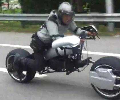 Thêm 1 xe batman 'hàng khủng' tự chế xuất hiện trên phố