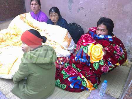 Nơi đàn ông, đàn bà xa lạ nằm chung chiếu