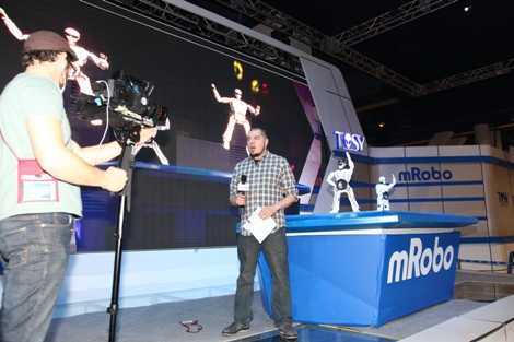 Robot Việt lên 3 kênh truyền hình lớn nhất Mỹ