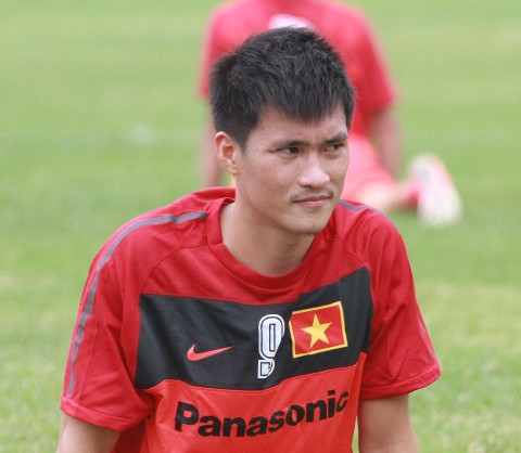 Công Vinh sang Nhật: Chiêu thổi giá đại tài?