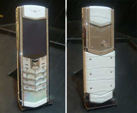 Vertu 'quý bà' giá 645 triệu đồng tại Hà Nội