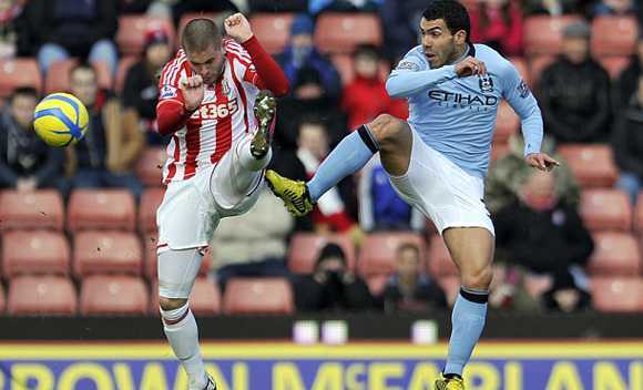 Stoke 0-1 Man City: Nhọc nhằn nhận may mắn