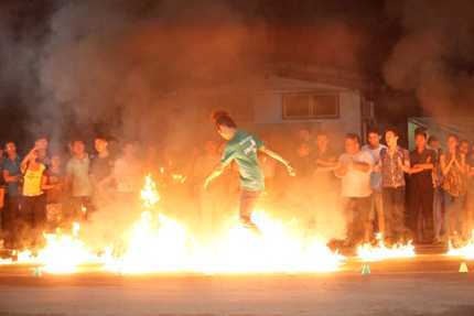 Clip màn đập đầu khiến BGK Got Talent khiếp đảm