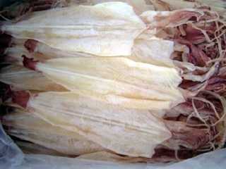 Cận cảnh 32kg mực khô nghi làm bằng nhựa