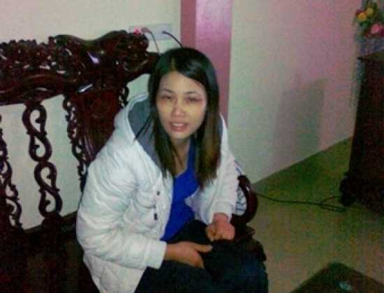 Giám đốc Bưu điện ghen tuông, dọa đâm tan mặt tình địch