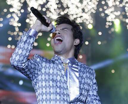 Ya Suy: 'Showbiz là gì, em nghe nói rất phức tạp'