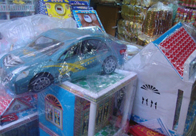 Sắm cả 'chân dài' cúng ông Công, ông Táo