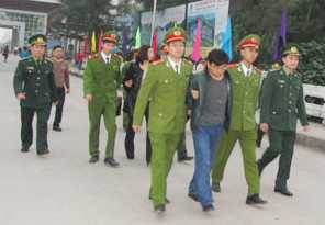 Bắt quan tham Trung Quốc trốn truy nã ở Việt Nam