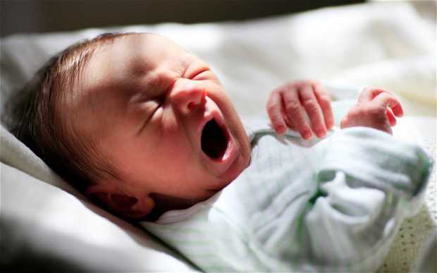 Một bé gái mới 9 tuổi đã sinh con