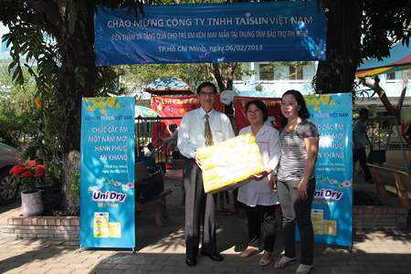 Taisun chung tay giúp trẻ em nghèo