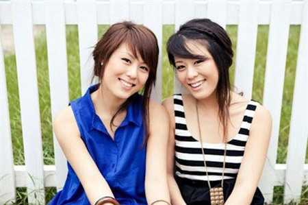 Cặp hotgirl cover Gangnam Style 'ngọt' chưa từng thấy