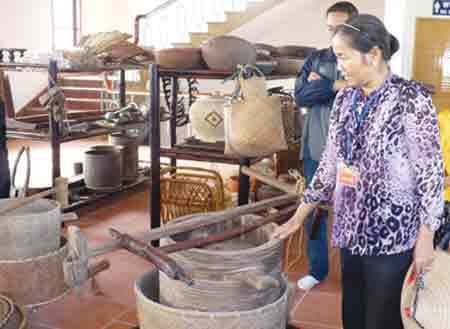 Cô giáo săn 'cổ vật' lập bảo tàng
