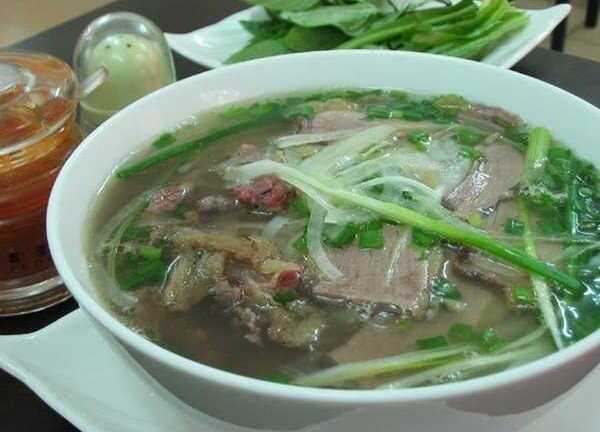 Bún phở, rửa xe, đánh giày tăng giá gấp đôi