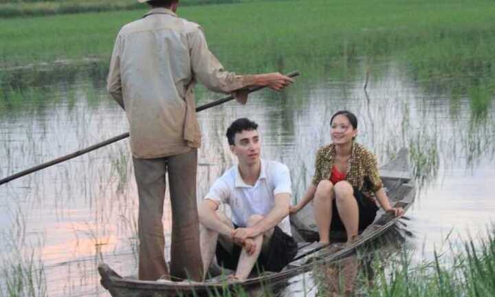 Lan Phương cùng phóng viên Mỹ du ngoạn miền Tây