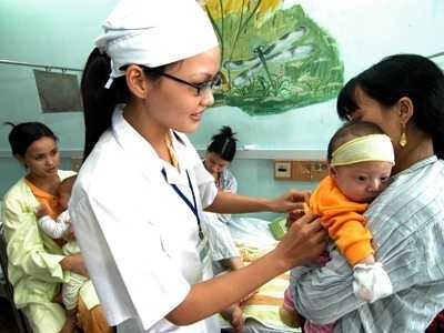 Bộ trưởng Y tế nói về phong bì, bôi trơn