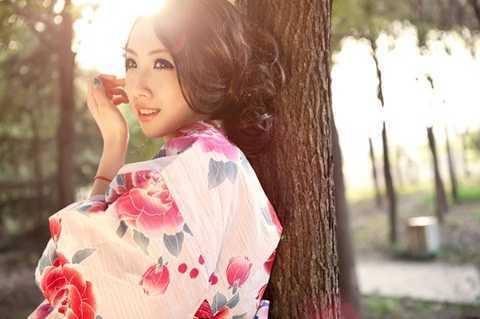 Nét dịu dàng sau trang phục Kimono Nhật Bản ngày Tết