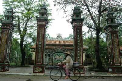 Độc đáo luật đấu giá… thức ăn dư ở Phú Vang