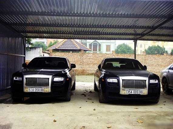 Cưỡi 'siêu khủng' đến Cường Đôla cũng 'chịu' để du xuân