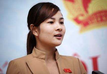 'Hoa khôi' nghị trường tính lập facebook kết bạn