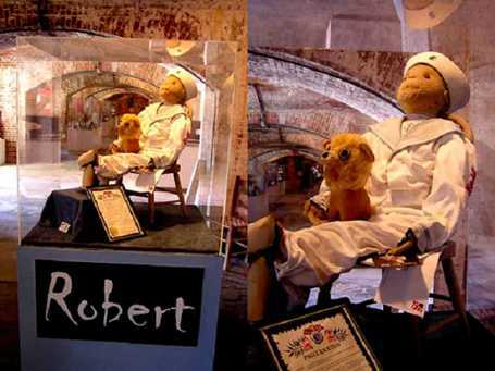 Những cái chết bí ẩn liên quan đến ‘búp bê sát nhân’