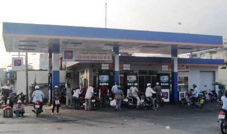 Lí do nào khiến cây xăng đột nhiên phát nổ?