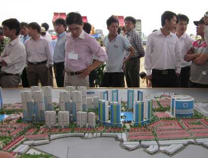 ‘Doanh nghiệp địa ốc đừng hy vọng tăng giá’